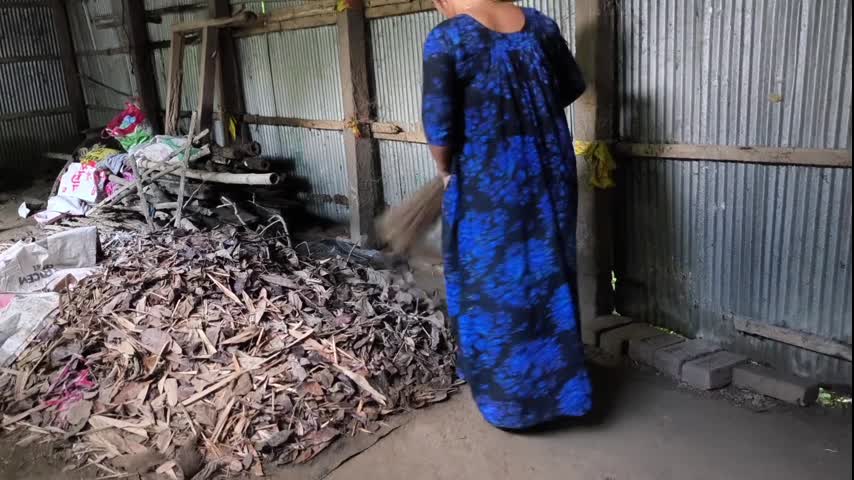 Safi Sexy My Elder Stepsister Was Cleaning My Room I Hugged Her and Started Fucking Her Ass