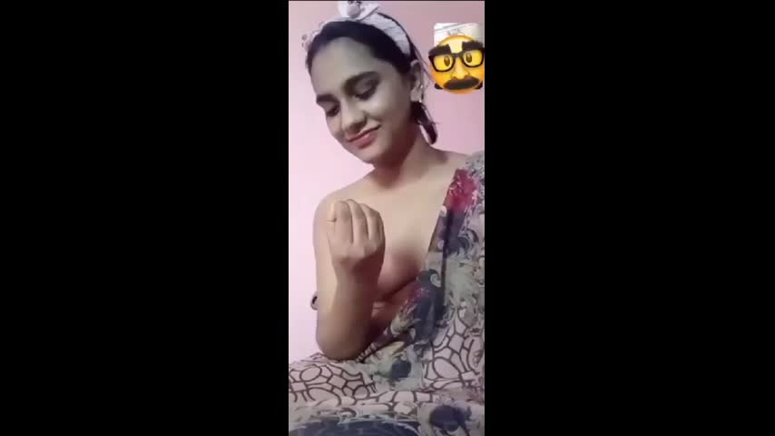 Beautiful Cute Gf Showing Fingering