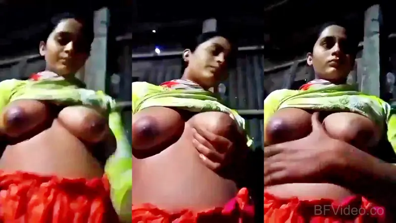 Bangladeshi Sexy Village Girl Playing With Boobs
