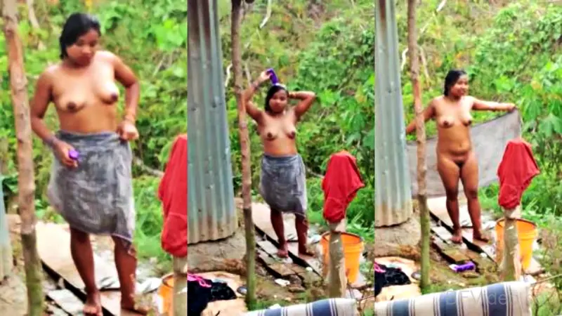 Naughty Bangla Girl Exposing Her Naked Body