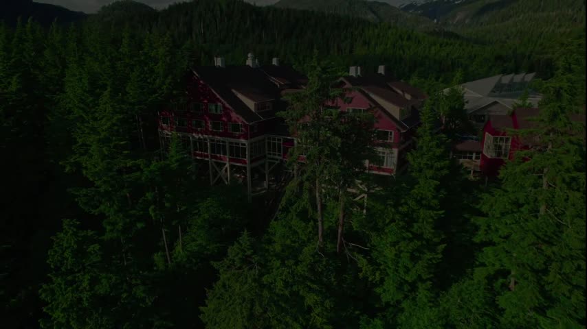 Najpiękniejsza dziewczyna z doskonałymi cyckami robi się tak napalona, dotyka jej mokrej cipki i masturbuje się dla ciebie orgazmem.