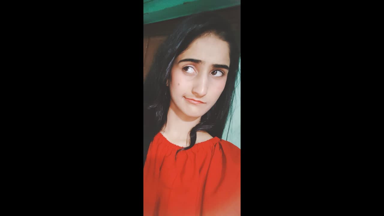 Desi cutie showing tits