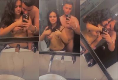 Indian nude Punjabi girl enjoys sex in the bathroom