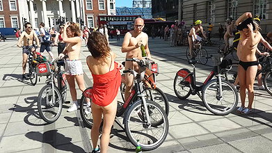 Secretary lady in public office xvideos2_fe25e2ba